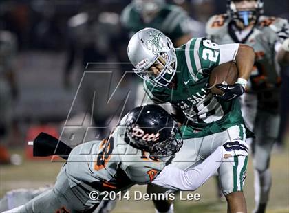 Thumbnail 2 in De La Salle vs. Pittsburg (CIF NCS D1 Final) photogallery.