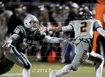 Thumbnail 3 in De La Salle vs. Pittsburg (CIF NCS D1 Final) photogallery.