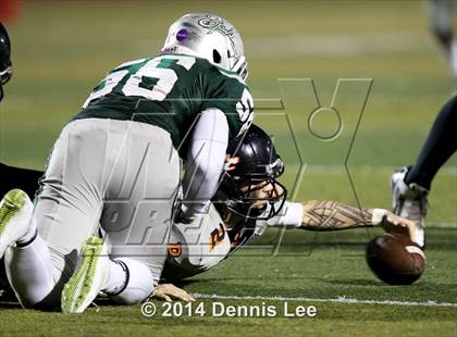 Thumbnail 3 in De La Salle vs. Pittsburg (CIF NCS D1 Final) photogallery.