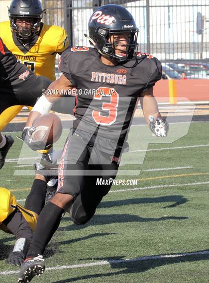 Thumbnail 2 in Antioch vs Pittsburg (Big Little Game) photogallery.