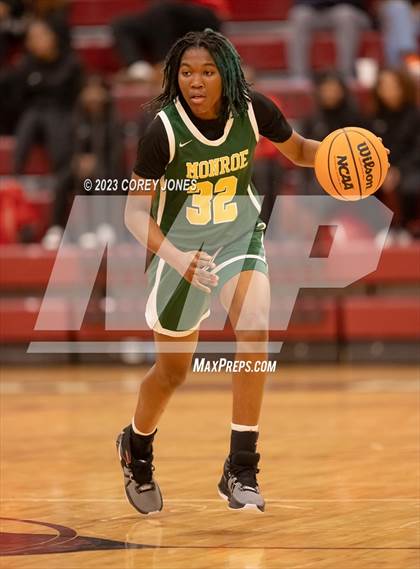 Thumbnail 3 in Monroe vs Warner Robins (Hardwood Invitational) photogallery.