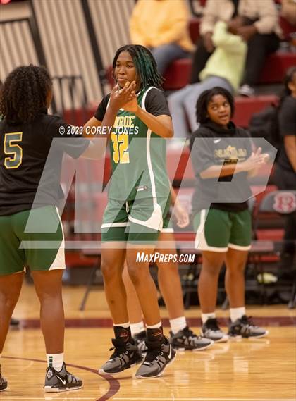 Thumbnail 3 in Monroe vs Warner Robins (Hardwood Invitational) photogallery.