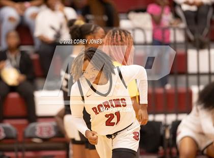 Thumbnail 1 in Monroe vs Warner Robins (Hardwood Invitational) photogallery.