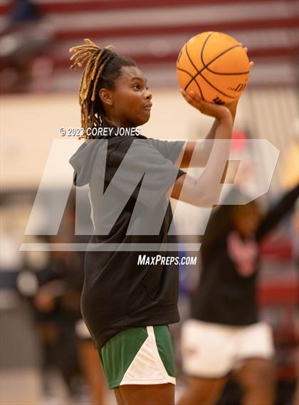 Thumbnail 3 in Monroe vs Warner Robins (Hardwood Invitational) photogallery.