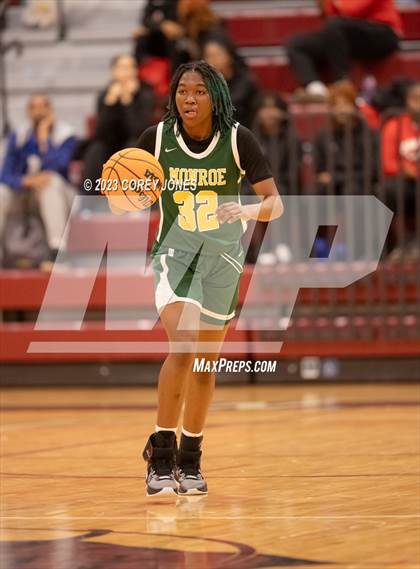 Thumbnail 3 in Monroe vs Warner Robins (Hardwood Invitational) photogallery.