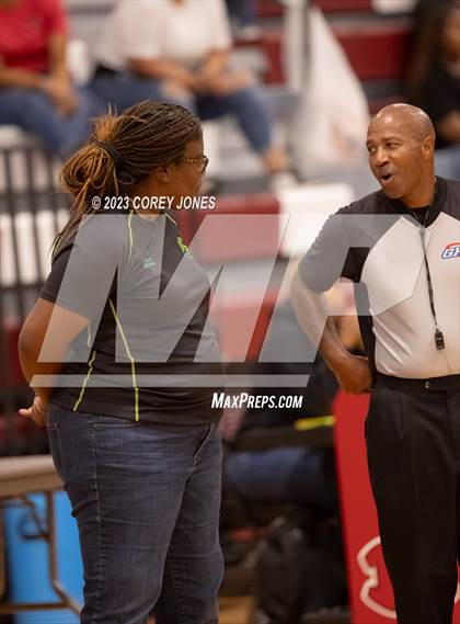 Thumbnail 3 in Monroe vs Warner Robins (Hardwood Invitational) photogallery.