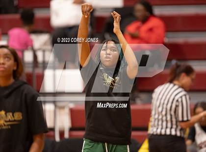 Thumbnail 2 in Monroe vs Warner Robins (Hardwood Invitational) photogallery.