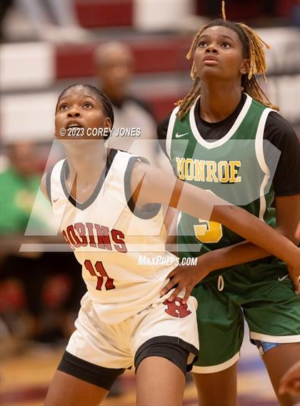 Thumbnail 1 in Monroe vs Warner Robins (Hardwood Invitational) photogallery.