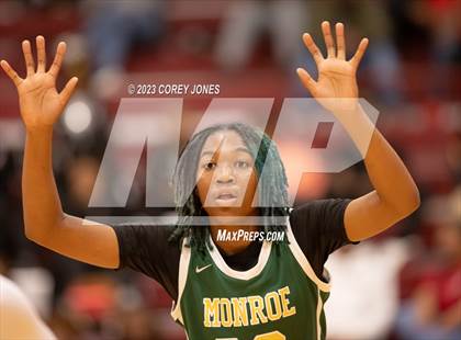 Thumbnail 3 in Monroe vs Warner Robins (Hardwood Invitational) photogallery.