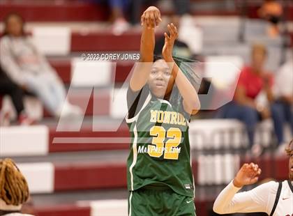 Thumbnail 2 in Monroe vs Warner Robins (Hardwood Invitational) photogallery.