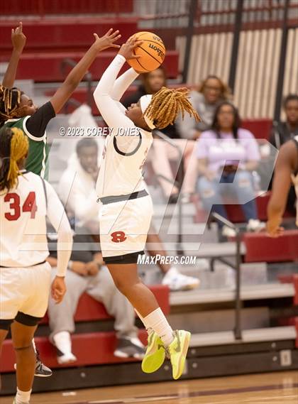 Thumbnail 1 in Monroe vs Warner Robins (Hardwood Invitational) photogallery.