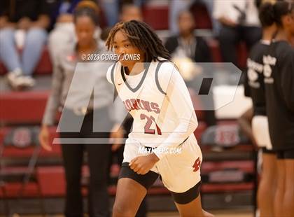 Thumbnail 2 in Monroe vs Warner Robins (Hardwood Invitational) photogallery.