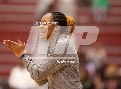 Thumbnail 2 in Monroe vs Warner Robins (Hardwood Invitational) photogallery.