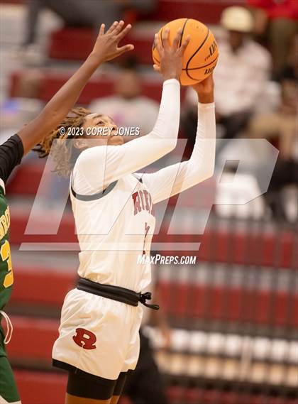 Thumbnail 1 in Monroe vs Warner Robins (Hardwood Invitational) photogallery.