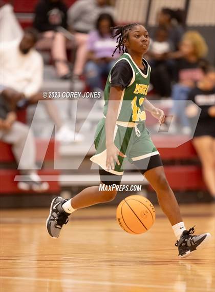 Thumbnail 1 in Monroe vs Warner Robins (Hardwood Invitational) photogallery.