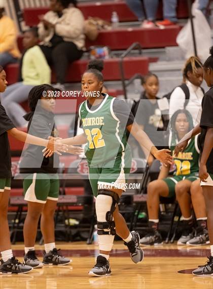 Thumbnail 1 in Monroe vs Warner Robins (Hardwood Invitational) photogallery.