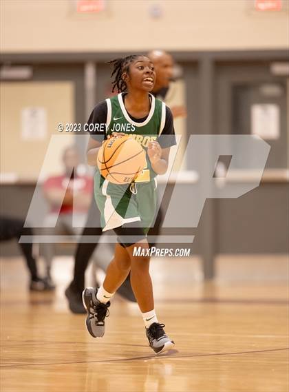 Thumbnail 3 in Monroe vs Warner Robins (Hardwood Invitational) photogallery.