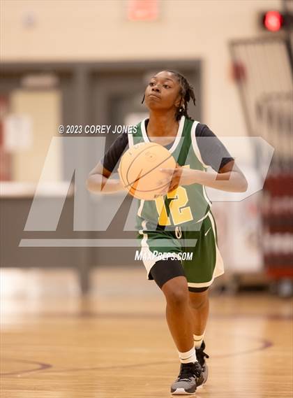 Thumbnail 2 in Monroe vs Warner Robins (Hardwood Invitational) photogallery.