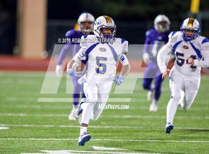 Thumbnail 1 in Farmersville vs. Sunnyvale (UIL 3A Area Playoff) photogallery.