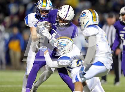 Thumbnail 3 in Farmersville vs. Sunnyvale (UIL 3A Area Playoff) photogallery.