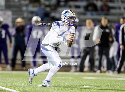 Thumbnail 3 in Farmersville vs. Sunnyvale (UIL 3A Area Playoff) photogallery.