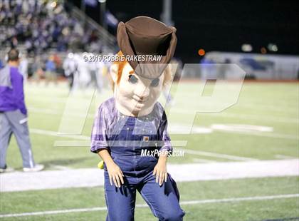 Thumbnail 2 in Farmersville vs. Sunnyvale (UIL 3A Area Playoff) photogallery.