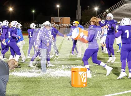 Thumbnail 3 in Farmersville vs. Sunnyvale (UIL 3A Area Playoff) photogallery.
