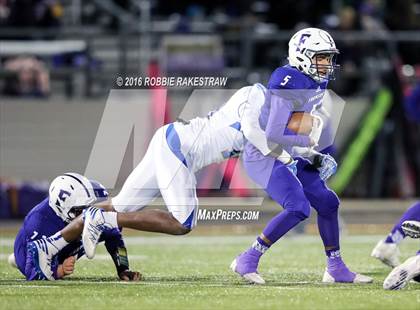 Thumbnail 3 in Farmersville vs. Sunnyvale (UIL 3A Area Playoff) photogallery.