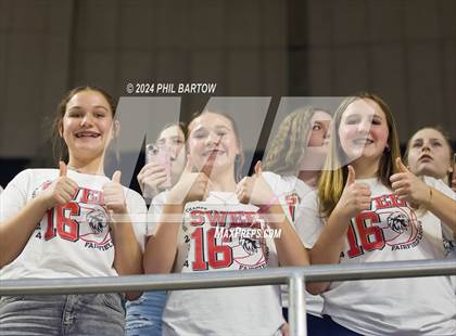 Thumbnail 2 in South Webster vs. Fairfield (OHSAA Division IV Region 15 Regional Semifinal) photogallery.
