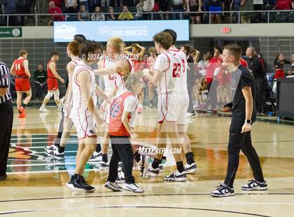 Thumbnail 1 in South Webster vs. Fairfield (OHSAA Division IV Region 15 Regional Semifinal) photogallery.