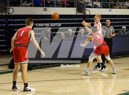 Thumbnail 3 in South Webster vs. Fairfield (OHSAA Division IV Region 15 Regional Semifinal) photogallery.