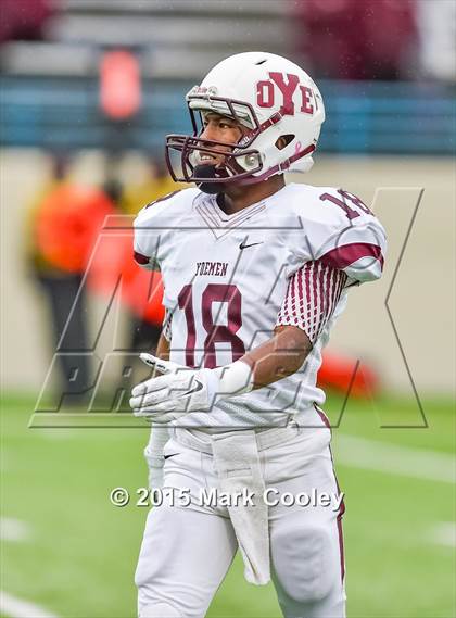Thumbnail 3 in Grandview vs. Cameron Yoe (UIL Div 3 Regional) photogallery.
