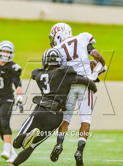 Thumbnail 3 in Grandview vs. Cameron Yoe (UIL Div 3 Regional) photogallery.