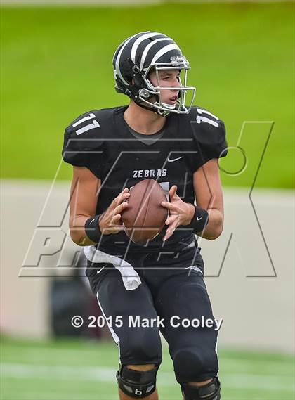 Thumbnail 2 in Grandview vs. Cameron Yoe (UIL Div 3 Regional) photogallery.