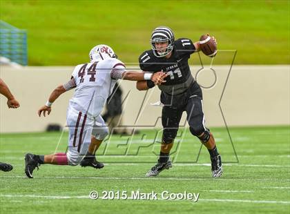 Thumbnail 3 in Grandview vs. Cameron Yoe (UIL Div 3 Regional) photogallery.