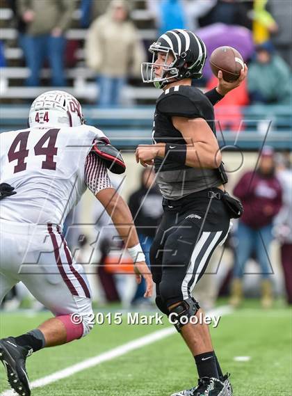Thumbnail 2 in Grandview vs. Cameron Yoe (UIL Div 3 Regional) photogallery.