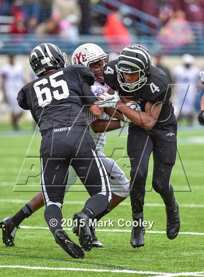 Thumbnail 1 in Grandview vs. Cameron Yoe (UIL Div 3 Regional) photogallery.