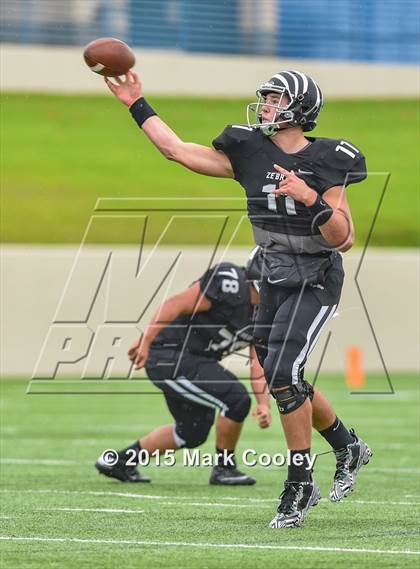 Thumbnail 3 in Grandview vs. Cameron Yoe (UIL Div 3 Regional) photogallery.