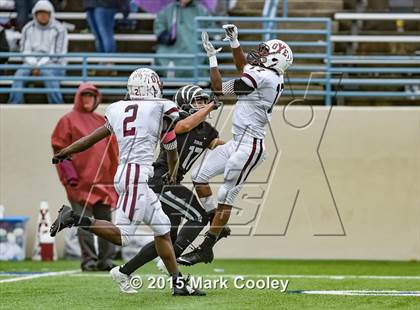 Thumbnail 2 in Grandview vs. Cameron Yoe (UIL Div 3 Regional) photogallery.