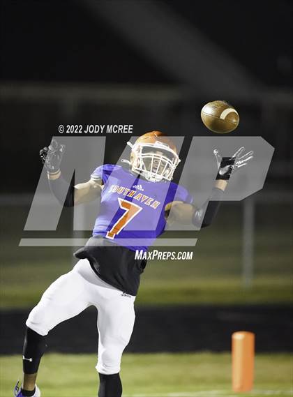 Thumbnail 3 in Starkville @ Southaven (MSHAA 6A Round 1) photogallery.
