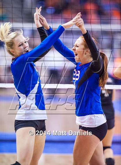 Thumbnail 2 in Swink vs. Akron (CHSAA 2A Playoff) photogallery.