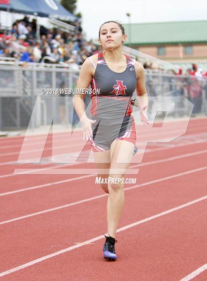 Thumbnail 2 in 4th Annual Randy Sturgeon Invitational (100, 100 HH, 300 LH, 400) photogallery.