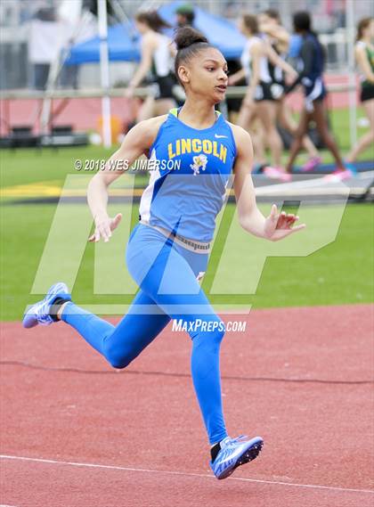 Thumbnail 2 in 4th Annual Randy Sturgeon Invitational (100, 100 HH, 300 LH, 400) photogallery.