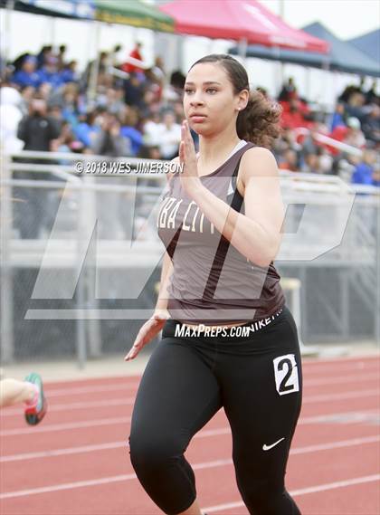 Thumbnail 2 in 4th Annual Randy Sturgeon Invitational (100, 100 HH, 300 LH, 400) photogallery.
