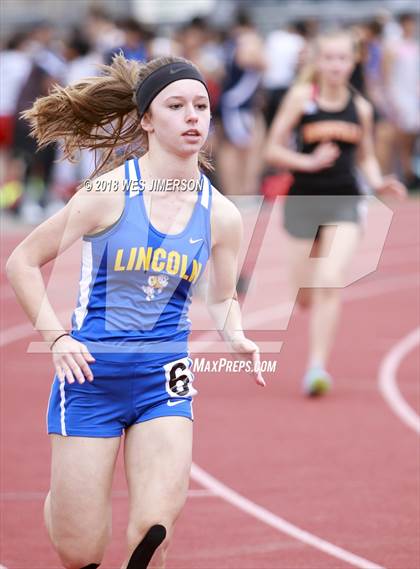 Thumbnail 2 in 4th Annual Randy Sturgeon Invitational (100, 100 HH, 300 LH, 400) photogallery.