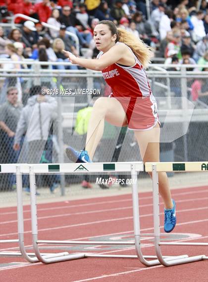 Thumbnail 2 in 4th Annual Randy Sturgeon Invitational (100, 100 HH, 300 LH, 400) photogallery.