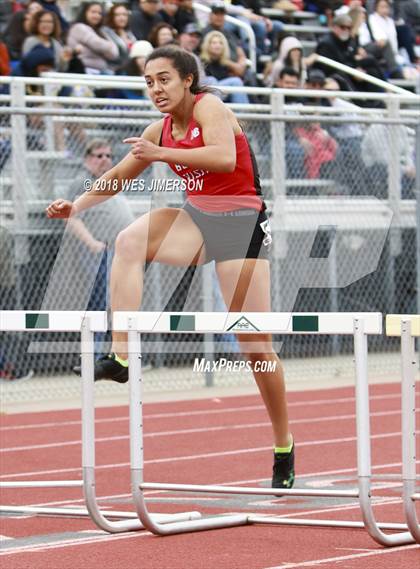 Thumbnail 2 in 4th Annual Randy Sturgeon Invitational (100, 100 HH, 300 LH, 400) photogallery.