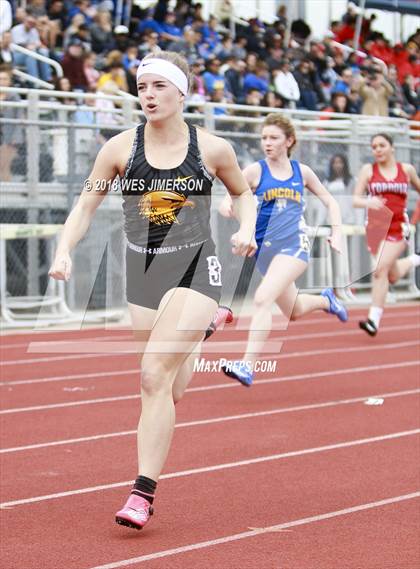 Thumbnail 3 in 4th Annual Randy Sturgeon Invitational (100, 100 HH, 300 LH, 400) photogallery.