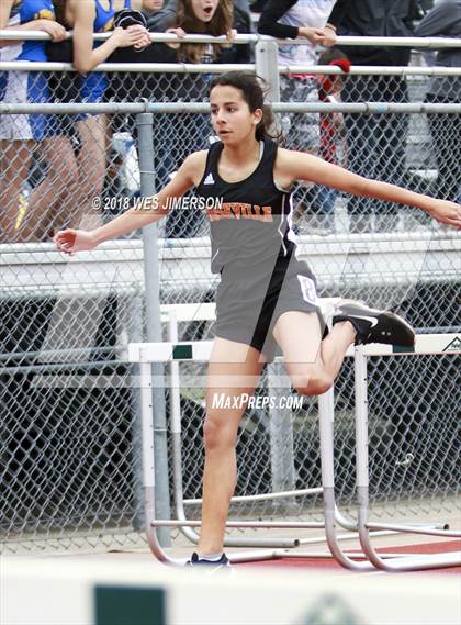 Thumbnail 1 in 4th Annual Randy Sturgeon Invitational (100, 100 HH, 300 LH, 400) photogallery.