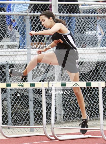 Thumbnail 2 in 4th Annual Randy Sturgeon Invitational (100, 100 HH, 300 LH, 400) photogallery.